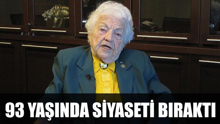 93 yanda siyaseti braktn aklad