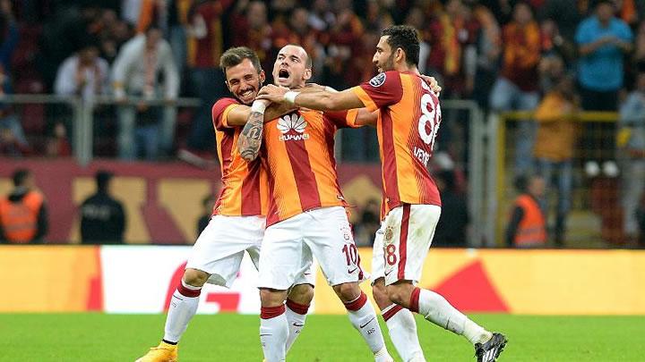 Alex'ten Sneijder'e mesaj!