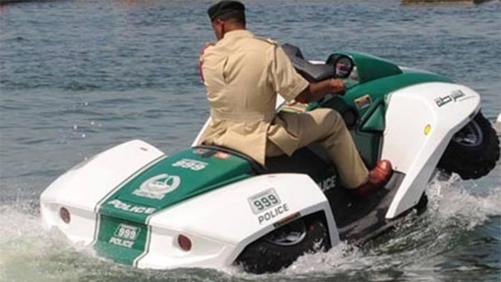 Dubai Polisi denizde de hzl 