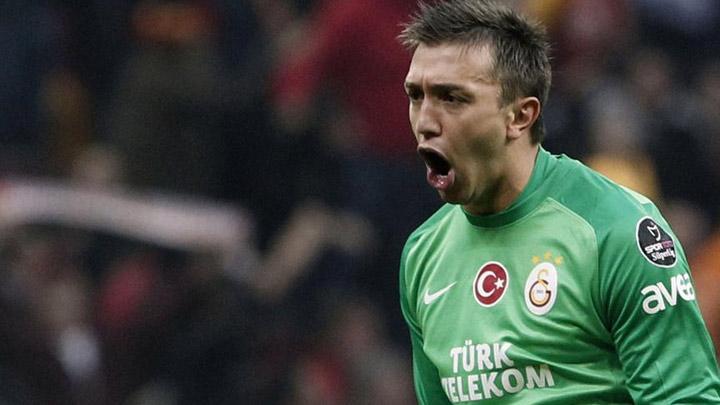 Muslera iin ok iddia