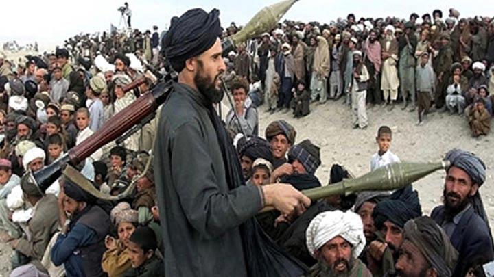 Pakistan'da 25 Taliban militan ldrld