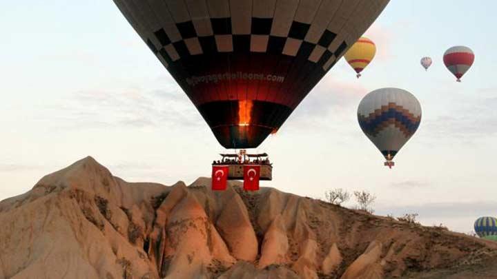 Kapadokyada balonlar Cumhuriyet Bayram iin havaland 