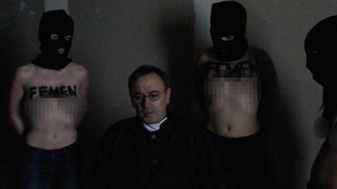 FEMEN, Papaz kard!
