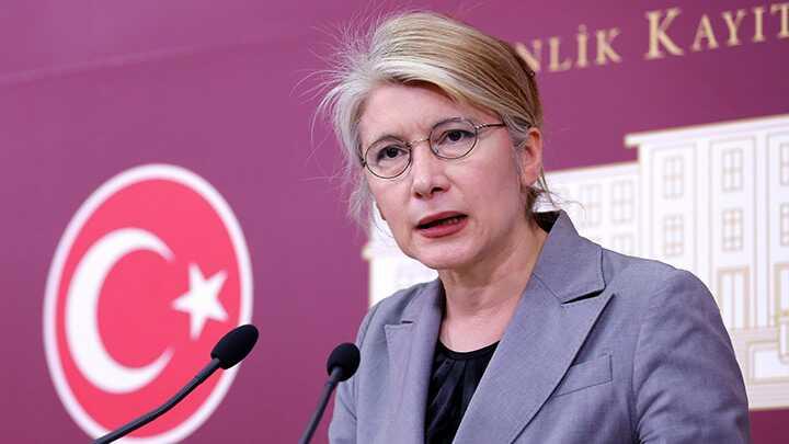 Emine lker Tarhandan Kldaroluna ok sert szler