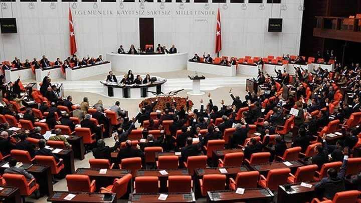 Hakim ve savclarn maalarna art geliyor