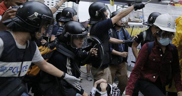 Hong Kongda polis iddeti trmanyor