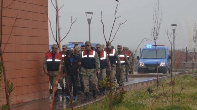 Uyuturucu tacirlerine e zamanl operasyon!