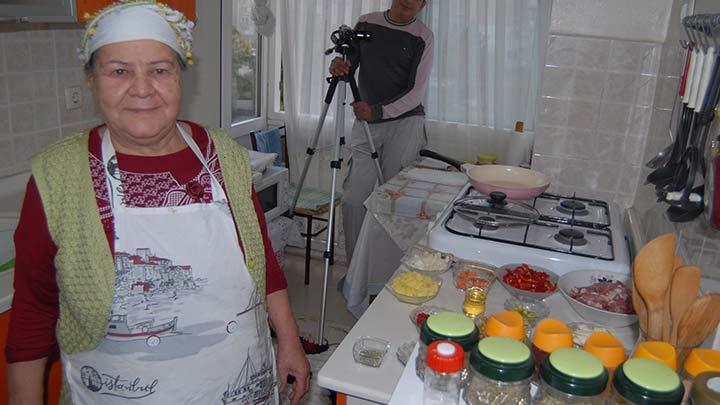 Sanal alemin son fenomeni, 73 yandaki Saniye Anne