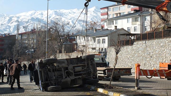 Hakkari'de polis arac kaza yapt