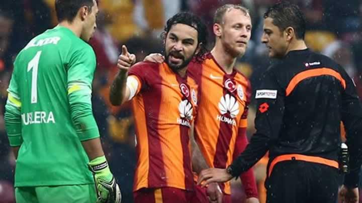 Seluk ile Muslera kapt!