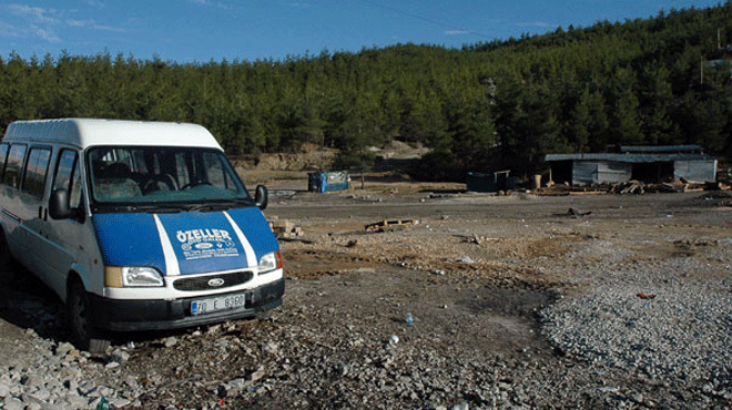 Madencileri ocaa getiren minbs terk edilmi halde duruyor