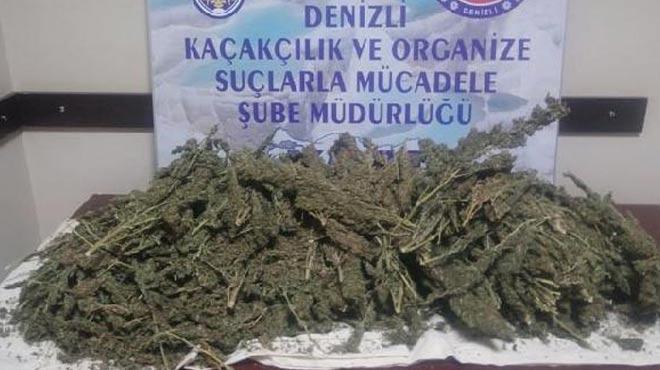 8 kilo esrarla yakalandlar