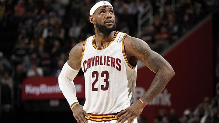 LeBron, Hornets'e cezay kesti