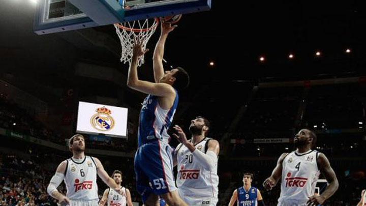 Anadolu Efes TOP 16'da!