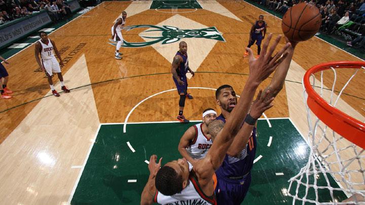  Phoenix Suns,Milwaukeeyi devirdi