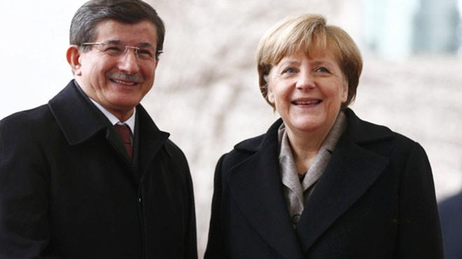 Almanyada Mslmanlarn yryne Merkel de katlacak