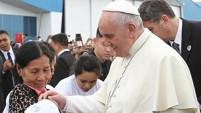 Papa Franciscus Tacloban ziyaret etti