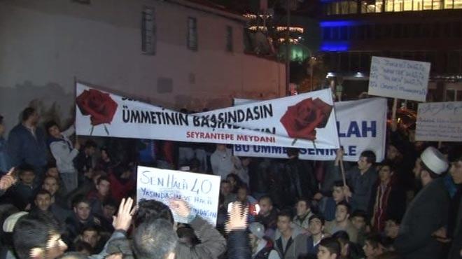 Cumhuriyetin karikatr provokasyonu protesto edildi