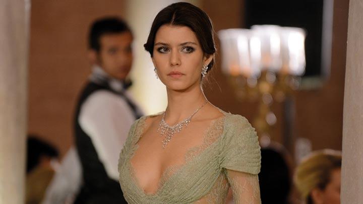 Beren Saatten dizi srprizi!