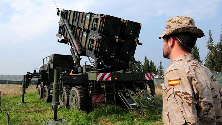 Adana'da Hollandallar, Patriot hava savunma sistemini spanyollar'a devretti