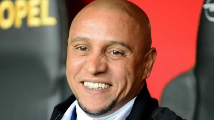 Roberto Carlos, 3 futbolcuyu gnderdi 