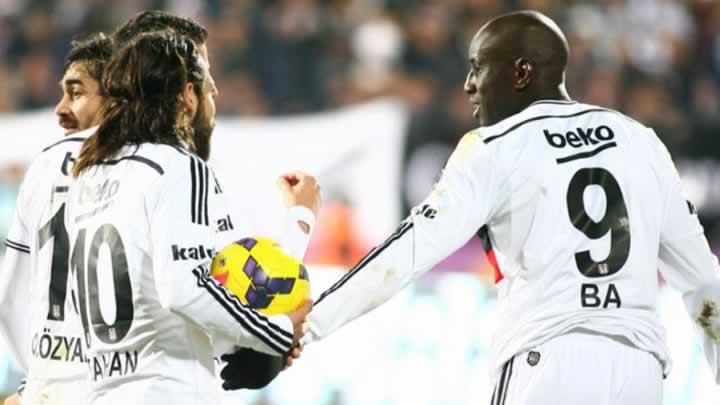 Demba Ba rekora kouyor!