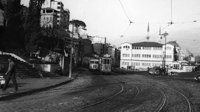 Burhan Felek'ten stanbul hikayeleri