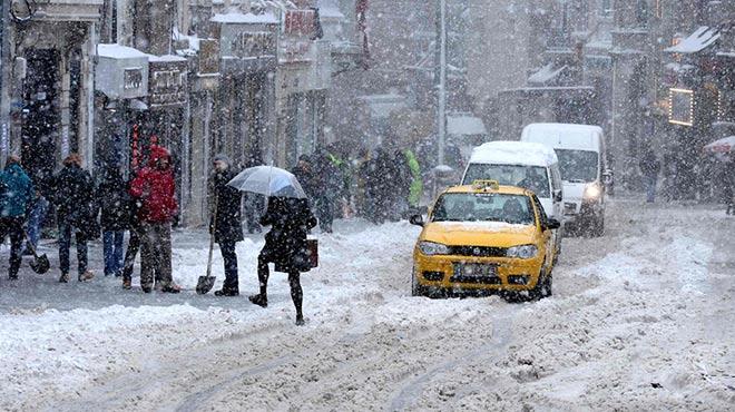 stanbul'u kar vurdu, Vali 'okullar tatil yarn da tatil mi' sorusuna cevap verdi