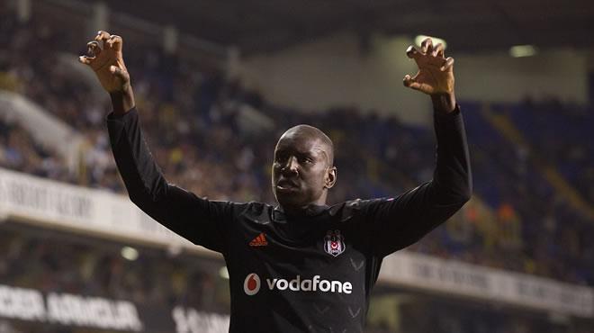 Fenerli yldzdan Demba'ya 'Seneye beraberiz'