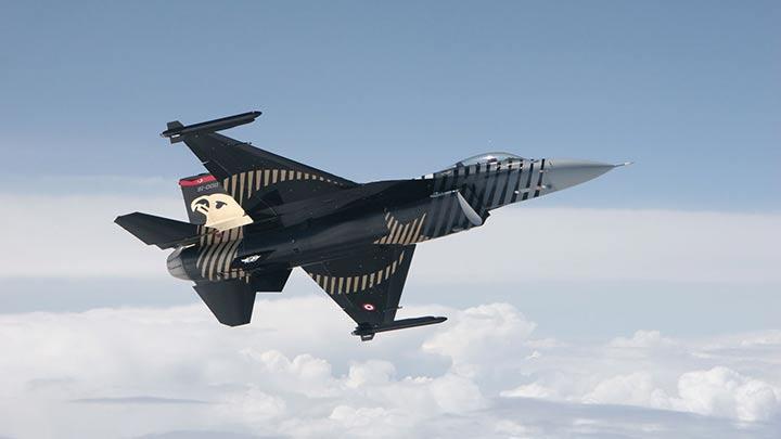 F-16lar Sleyman ah Trbesinde gzetleme yapyor