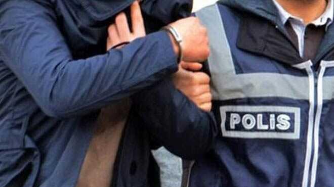 ngiliz bir kadn otobs duranda yakaland