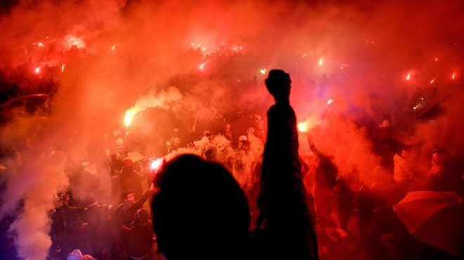 Olimpiyat Stad alev alev!