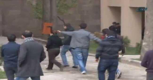 Ankara niversitesinde tal-sopal kavga