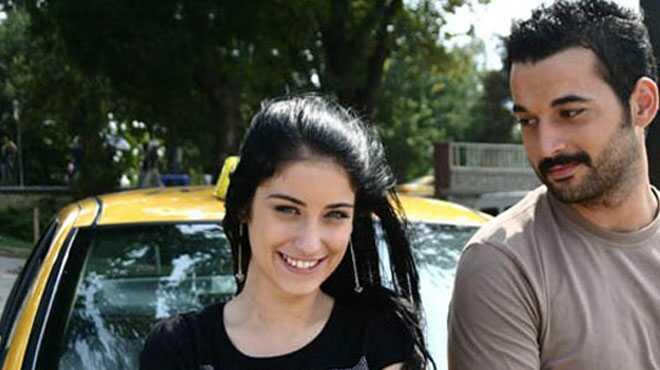 Dizi oyuncusu Orhan imek, babasnn boazn keserek ldrd
