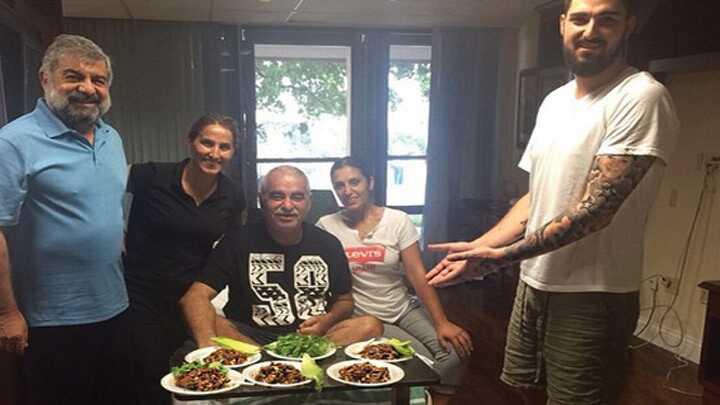 brahim Tatlses, hastane odasnda i kfte partisi yapt