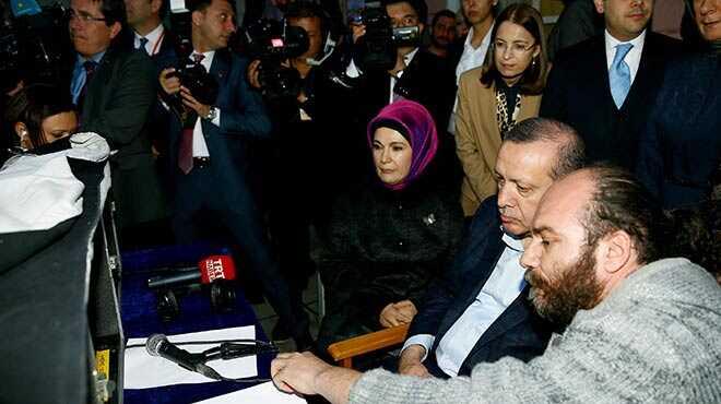 Cumhurbakan Erdoan ynetmen koltuuna oturdu!