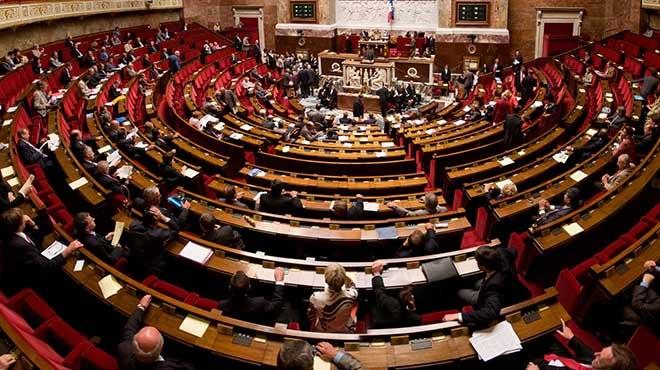 Fransa'da yeni istihbarat yasas onayland