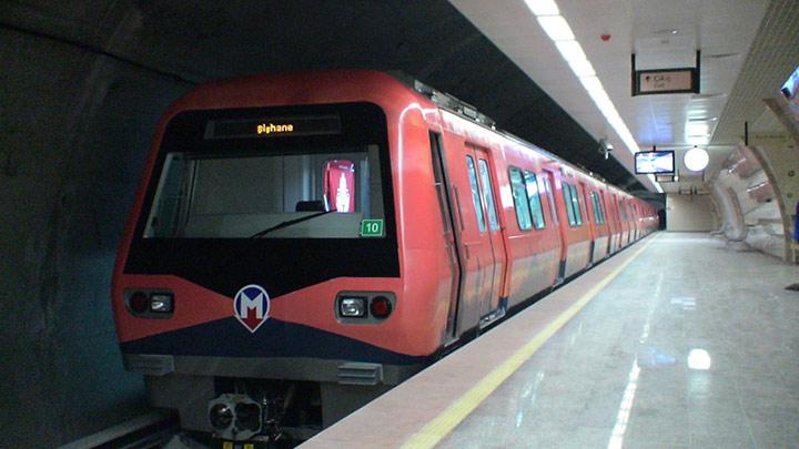 Kadir Topba'tan Sultanbeyliye metro mjdesi