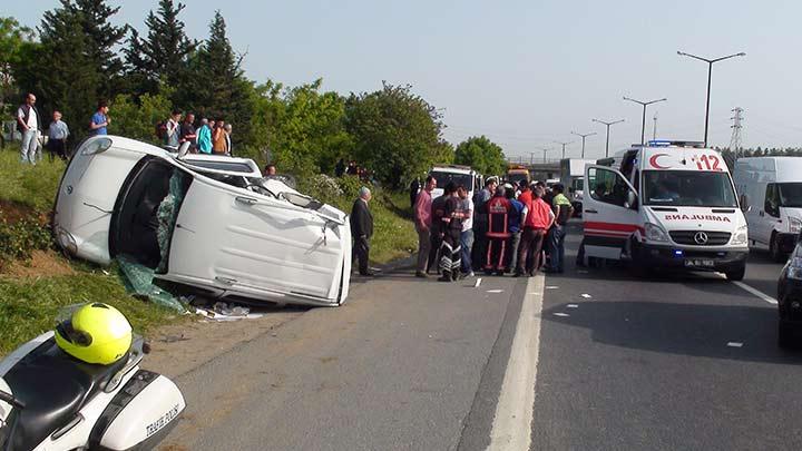 TEM Otoyolunda zincirleme trafik kazas: 5 yaral