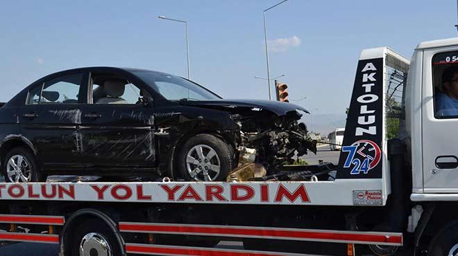 Nazilli'de takla atan otomobilde 5 polis yaraland