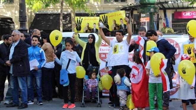 Mursi karar Paris'te protesto edildi