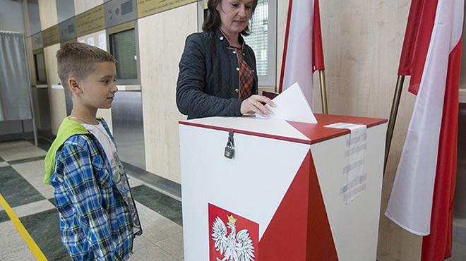 Polonya'da cumhurbakan seiminin 2. turu yaplyor