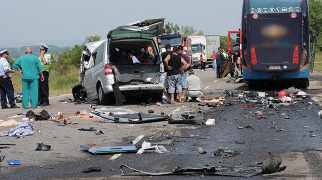 Belediye bakan kazalara kar yollara "eker" dktrd