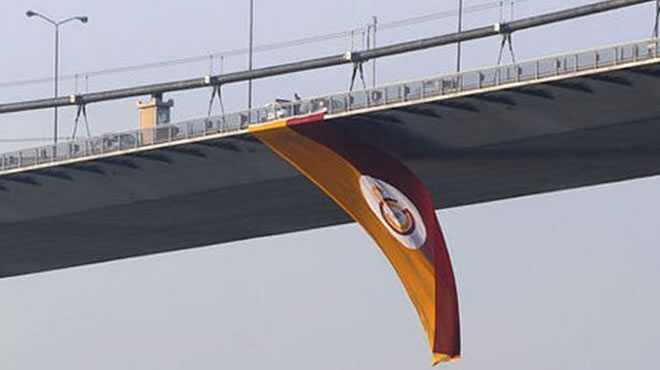 Galatasaray bayra ipleri kesilerek denize atld