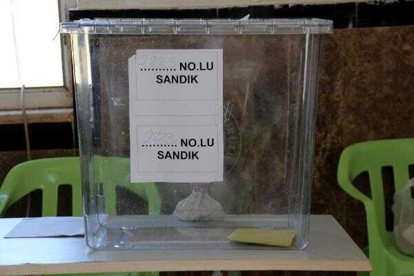 Kydeki bu sandkta tek oy kullanld
