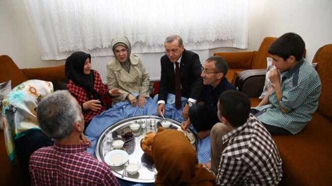 Cumhurbakan Erdoan iftar sofrasna konuk oldu