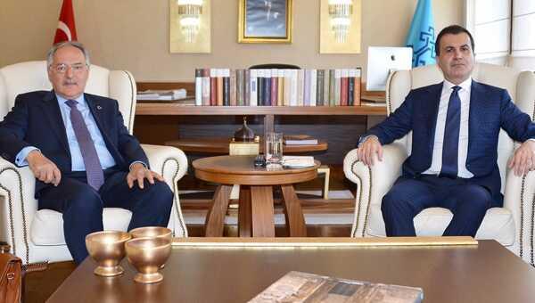 AK Parti ve CHP heyetleri arasndaki grme balad