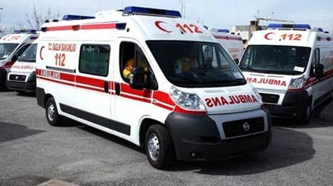 Erzurum'da 1 ambulans ve 3 salk grevlisini karld