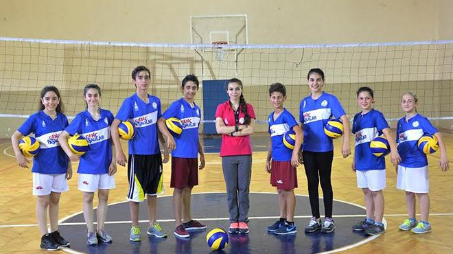 Gelecein voleybolcular Beyolunda yetiiyor