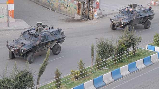 Polise uzun namlulu silahlarla saldr